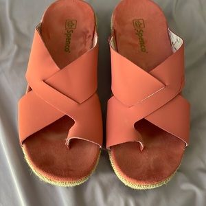 Like new Spenco slide sandals